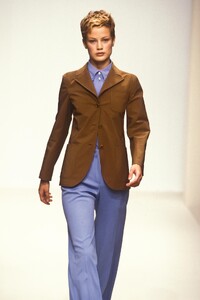 893339615_Prada1996WomenRTW17.thumb.jpg.4b8974c8c30d60f696a39a2dee6dd1a7.jpg