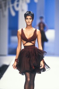 901910322_ClaudeMontana1994WomenRTW145.thumb.jpg.342f6a76d8b8a6e07449f5b4dc3e93ad.jpg