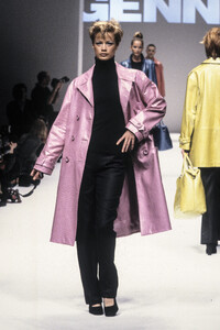 917773778_Genny1996WomenRTW43.thumb.jpg.d504141983942a8c657504e21cfcb82e.jpg