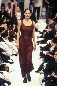 934377285_DriesVanNoten1994WomenRTW50.thumb.jpg.2598cc5b7d45fccc67fa32286ea07434.jpg