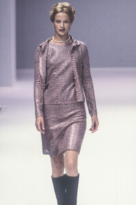 959861182_Blumarine1996WomenRTW43.thumb.jpg.8cfc05123cf8a017eac856878a95c368.jpg