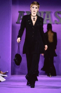 ANNA-SUI-SPRING-19993-RTW-17-LUCIE-DE-LA-FALAISE.thumb.jpg.95b666be44a4487f0c1933364d35c20a.jpg