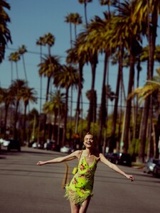 Beverly-Hills-Fashion-Editorial-Anna-Mila-Guyenz02.jpg