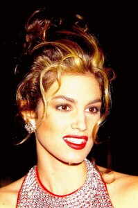 CINDY-CRAWFORD-IN-1991-TOP-NY-MODEL-DAYS.jpg