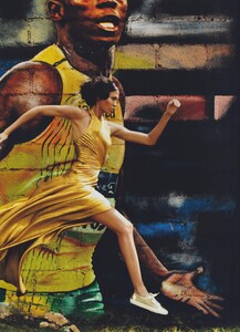 Demarchelier_US_Vogue_June_2012_02.thumb.jpg.e24c3bc03d25a0ef137598d2f9e4acb7.jpg
