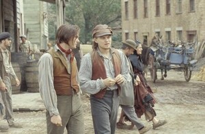 Gangs-of-New-york-leonardo-dicaprio-8610560-500-329.thumb.jpg.0c0fdc278568daabf720ab61420f0bba.jpg