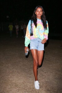 Jasmine_Tookes_at_Coachella_Music_Festival_in_Indio_04-17-2022__2_.jpg