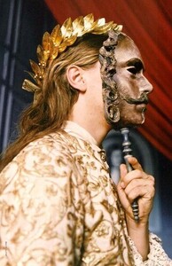 King-Louis-XIV-the-man-in-the-iron-mask-22971936-324-500.thumb.jpg.99229152906375af5f401bfe2dd0b541.jpg