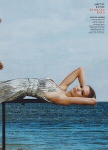 Leibovitz_US_Vogue_June_2012_06.thumb.jpg.91e2ad74a6cc98e2fe2fb898aa1941b5.jpg