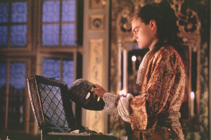 Leonardo-DiCaprio-as-King-Louis-XIV-the-man-in-the-iron-mask-6399661-500-333.thumb.jpg.a4fc3a2e027dcef0acbba71b32be9d32.jpg