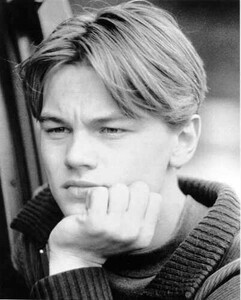 Leonardo-DiCaprio-leonardo-dicaprio-192257_402_500.thumb.jpg.5aa9e113d3ad295c0a68af6b970c7724.jpg