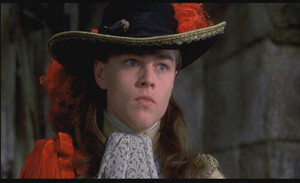 Leonardo-dicaprio-the-man-in-the-iron-mask-19745494-500-306.thumb.jpg.146fea1f9d7b994ed88e0cb42458c49e.jpg