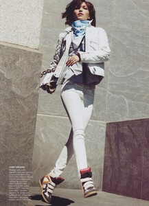 McDean_US_Vogue_June_2012_04.thumb.jpg.59901a630e272a85022e9a299eeea147.jpg