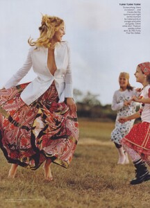Summer_Weber_US_Vogue_April_2012_11.thumb.jpg.172059da38801efaf4fd36f7bd89681f.jpg