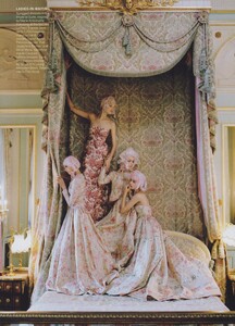 Walker_US_Vogue_April_2012_10.thumb.jpg.e72355bf40f2e853c75ed05be026e334.jpg