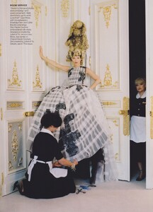 Walker_US_Vogue_April_2012_14.thumb.jpg.3e8e5e6a03042c6fc34a7b6c10bc082c.jpg