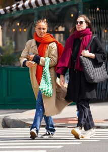 adwoa-aboah-out-in-new-york-04-04-2022-5.jpg