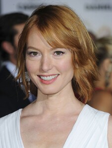 alicia-witt-at-dumb-dumber-to-premiere-in-westwood_3.jpg