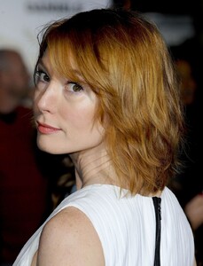 alicia-witt-at-dumb-dumber-to-premiere-in-westwood_4.jpg