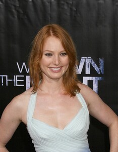 alicia-witt_we_own_the_night_premiere_02.jpg