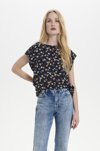 blue-deep-floral-garden-blancasz-adele-ss-top.jpg