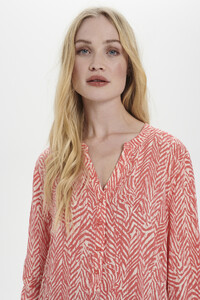 calypso-coral-zig-zebra-edasz-shirt2.jpg