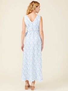 cerise_0188905435_blue_white_lyon_floral_046.jpg