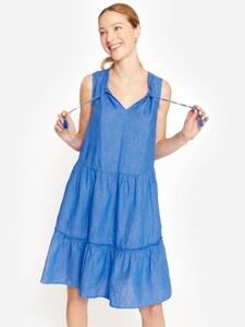 christa_0182101022_fr_blue2.jpg