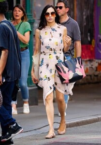 famke-janssen-out-and-about-in-new-york-04-14-2022-1.thumb.jpg.8ea282d3251e12963f3a876d80324d6f.jpg