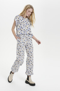 heather-floral-garden-livysz-pants.jpg