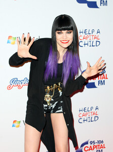 jessie-j_bhv9b6a0fns.jpg