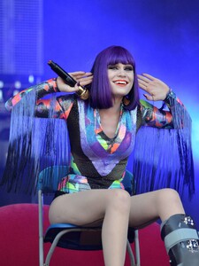 jessie-j_ern1e5sn6n3.jpg