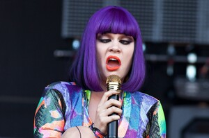 jessie-j_r4354wzbaf7.jpg