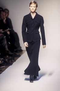 jil-sander-fw-93-11.thumb.jpg.deec64aa8b7d2ba841ab9b9432e24c2c.jpg