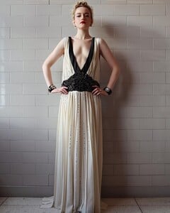 julia-garner-2021-golden-globes-photoshoot-1.jpg