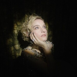 julia-garner-swarovski-produced-by-vogue-magazine-november-2021-1.jpg