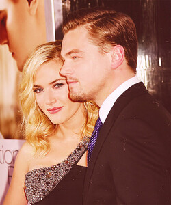 k-l-kate-winslet-and-leonardo-dicaprio-31123454-417-500.thumb.jpg.df143c64fd45667527571ae7eb05edb2.jpg