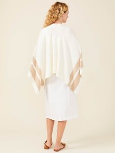 larissa_0187785399_off_white_oatmeal_colorblock_47.jpg