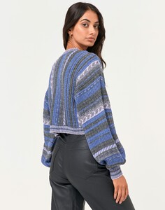 r-cleo-cropped-knit-courtyard-wave-back-kl52053rwav.jpg