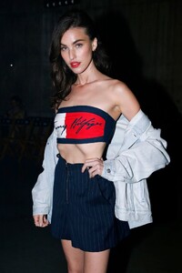 rainey-qualley-tommy-hilfiger-show-at-lfw-02-16-2020-1.jpg