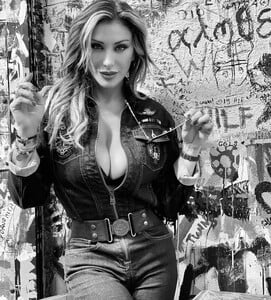 sabrinasalernofficial_278912840_990866531868864_4715729669903959313_n.jpg