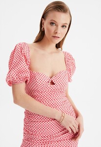 trendyol-2925-4938895-4.jpg