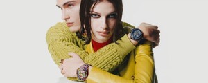 versace-watches-20042022-desk-3.jpg