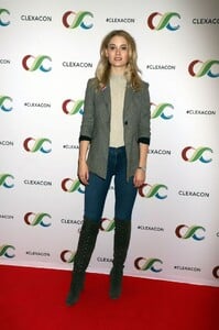 virginia-gardner-clexacon-4.jpg