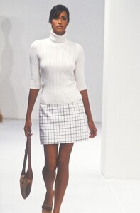 1038041895_DolceGabbana1996WomenRTW129.thumb.jpg.8a23d9e2243eb88d04757887ec3a10f4.jpg