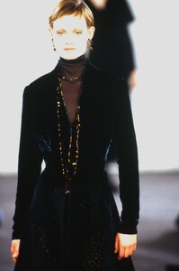 1114859932_lauren-ralph-fw-93(6).thumb.jpg.507a290f44967a67184f38e1e2521c53.jpg