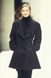 1116975958_Fendi1993WomenRTW146.thumb.jpg.171910fb8766b63bb7ad9ffca3d12c5b.jpg