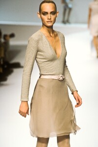 1219710650_Valentino1996WomenRTW190.thumb.jpg.0def1705baf0ebe25452ce978bf68b81.jpg