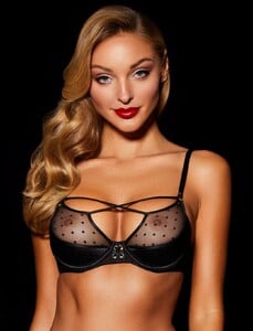 1229882900_KristinaSheiter_Honeybirdette(9).thumb.jpg.11c4bd9a03c6e08a4b0893cadc892f8f.jpg