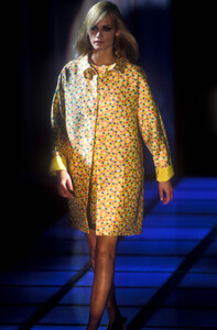 1241974658_Istante1996WomenRTW106.thumb.jpg.752eefdb0b58f299528fac4376c12896.jpg